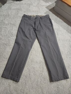 32x28 Dockers Straight-Leg Pants